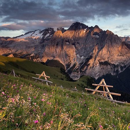 Rifugio Sass Bece Hotel กานาเซย์ ภายนอก รูปภาพ